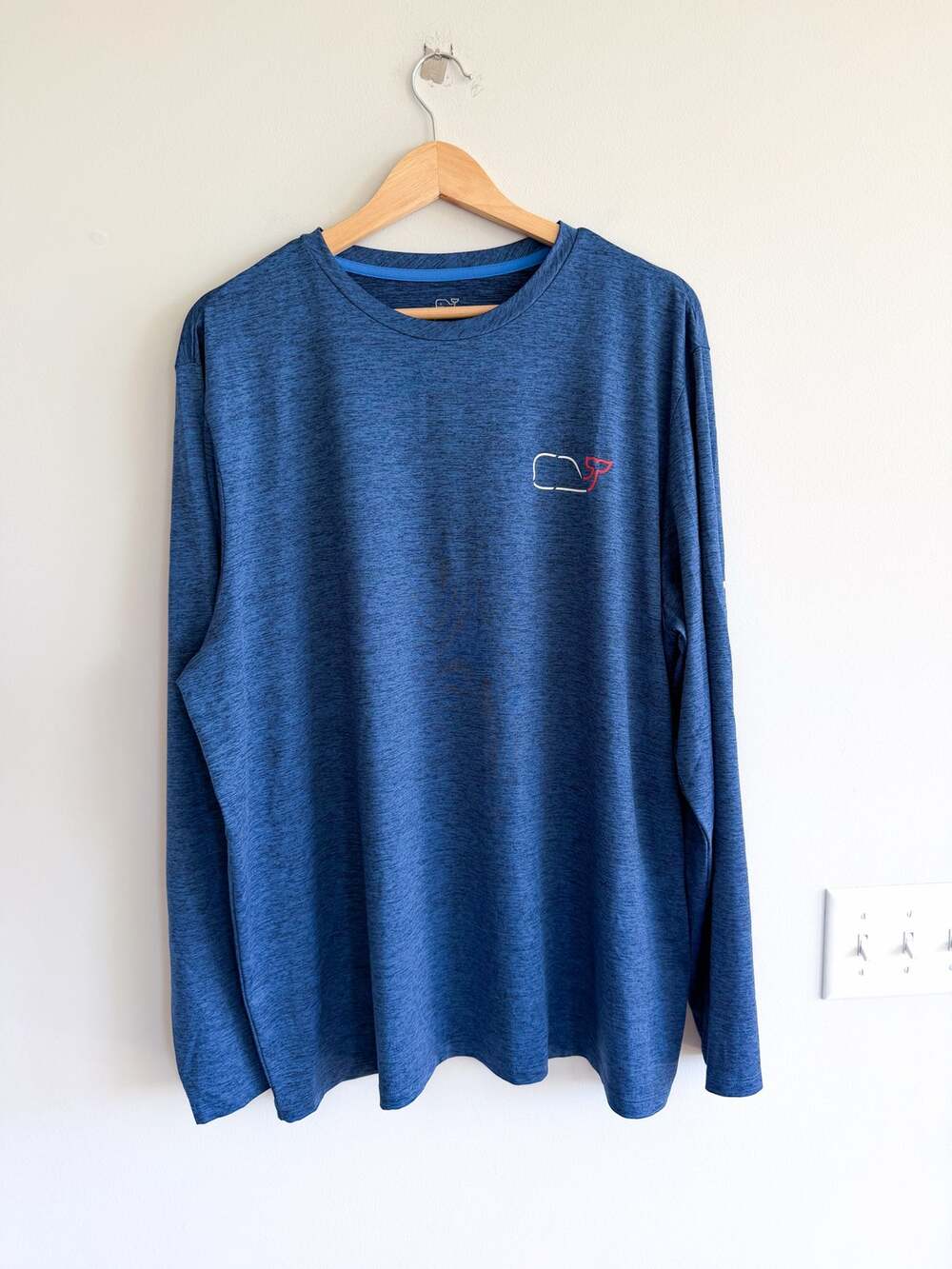 Vineyard Vines Performance Whale Outline Long Sleeve T-Shirt Blue XL